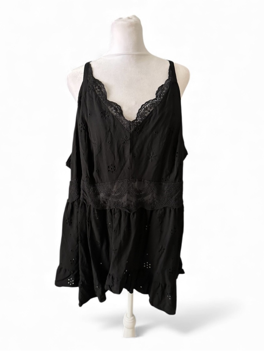 Torrid Black Lace Trim Women's plus size 5 top